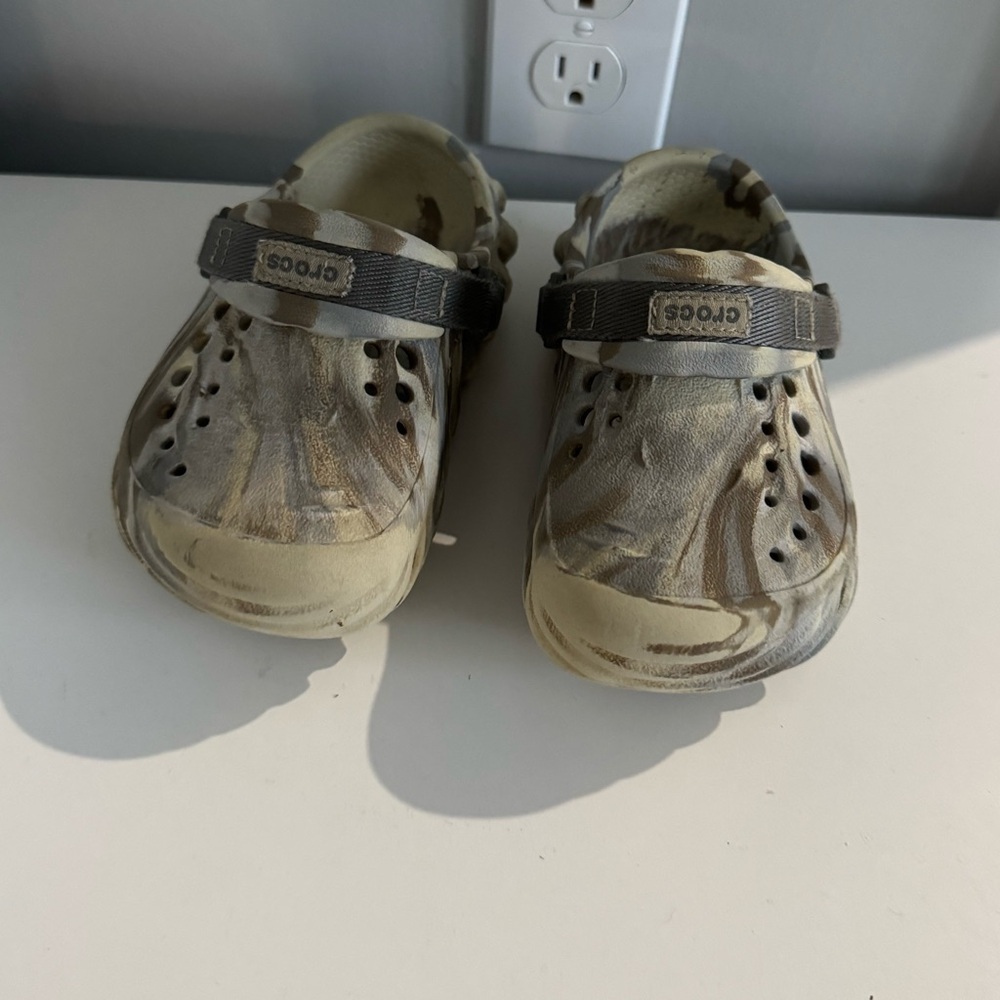 Echo crocs